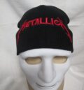 Черна мъжка зимна шапка с бяла бродерия на логото на Metallica