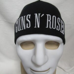 Черна мъжка зимна шапка с бродирано лого на Guns N' Roses
