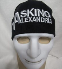 Черна зимна мъжка шапка с бял надпис Asking Alexandria