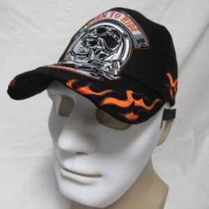 Мъжка шапка с козирка с череп и надпис Born To Ride с пламъци