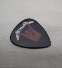 Перце за китара на Metallica с метъл ръка