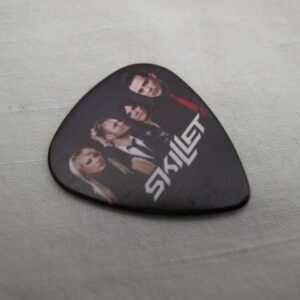 Перце за китара на Skillet с групата