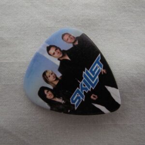 Синьо перце за китара с групата Skillet