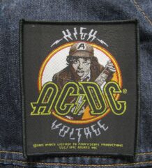 Везана рок нашивка AC/DC High Voltage с Ангус Йънг
