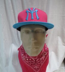 Мъжка хип хоп шапка YMCMB Snapback в розово със синя 3D бродерия