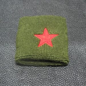 Хавлиен накитник с червена петолъчка