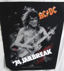 Голям текстилен пач за яке AC/DC с Ангус Йънг и надпис '74 Jailbreak