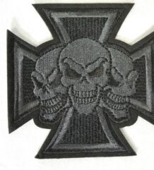 Метъл нашивка Iron Cross Skulls 3D рокерски кръст с черепи