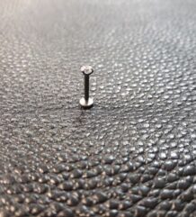 Обеца от Титан за устна, размер: 1.2х8х3mm.