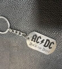 Ключодържател с логото на AC/DC