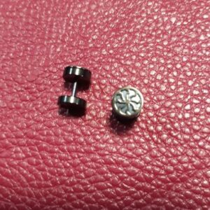 Мъжка обеца ухо фалшив флеш 1.2 мм със слънце от медицинска стомана