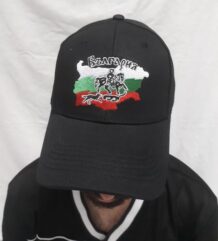 Патриотична черна шапка с козирка с бродерия на българското знаме и Мадарския конник