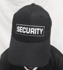 Евтина бейзболна шапка Security в черно с бяла бродерия