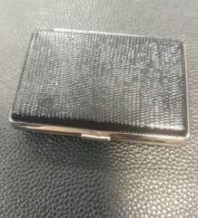 Малка черна кожена табакера за цигари
