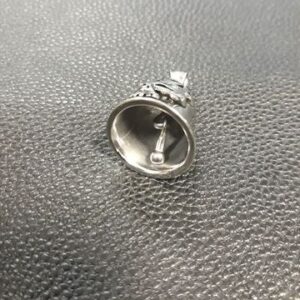 рокерски медальон камбана с горящ череп - Hover Image