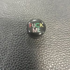 акрилна флеш тапа 16мм с надпис fuck me смел аксесоар за ухо