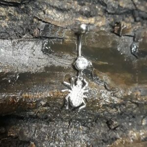 Сребриста обеца за пъп с висулка паяк и блестящи кристали - Hover Image