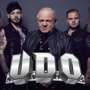 Малък плакат за стая на UDO с бандата