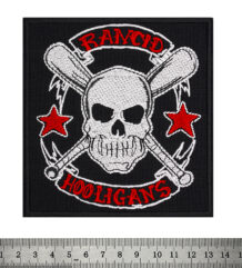 Бродирана пънк нашивка Rancid Hooligans с череп и кръстосани бухалки