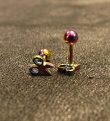 Стоманена обеца за ухо в преливащи цветове 11.5mm тип хамелеон с камъчета