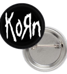 Значка на Korn с надписа, малък размер