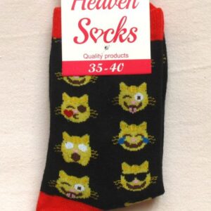 Черни забавни чорапи с емотикони на котки и червени ластици с марка Heaven Socks