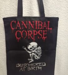 Черна текстилна чанта Cannibal Corpse с бял скелет и червено лого