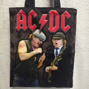 Черна текстилна чанта AC/DC с принт на певеца Брайън Джонсън и китариста Ангъс Йънг