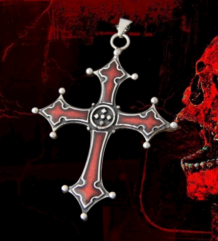 Медальон стомана с кръст в готик стил
