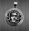 Медальон от стомана с Горгона Медуза