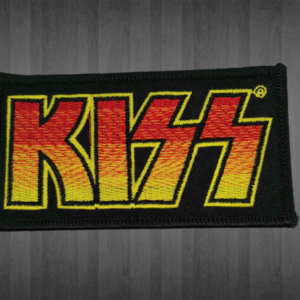 Изцяло бродирана рок нашивка Kiss с червено-жълти преливащи цветове