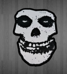 Бродирана пънкарска нашивка на Misfits с черепа The Fiend в черно и бяло
