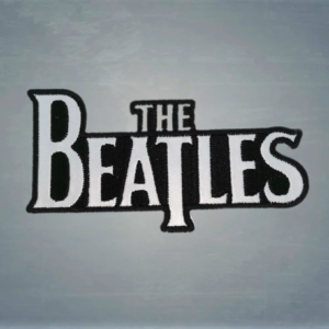 Класическа везана рок нашивка The Beatles с бяло лого на черен фон