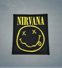 Бродирана гръндж нашивка Nirvana с жълто Smiley лого на черен фон