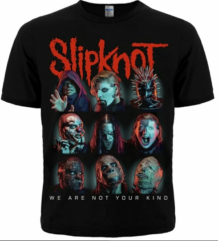 Предна част на черна метъл тениска Slipknot We Are Not Your Kind с цветен принт на деветте маски