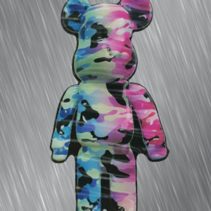 Сладурски стикер с камуфлажно Bearbrick - Hover Image