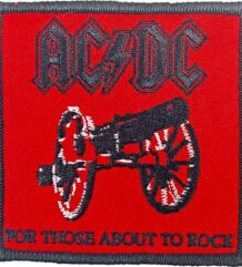 Нашивка AC/DC For Those About to Rock с оръдие на червен фон