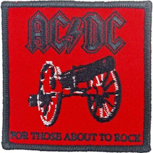 Нашивка AC/DC For Those About to Rock с оръдие на червен фон