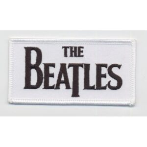 Бродирана рок нашивка The Beatles с черно лого на бял фон