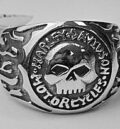 Масивен рокерски пръстен от медицинска стомана Harley-Davidson с централен череп и пламъци