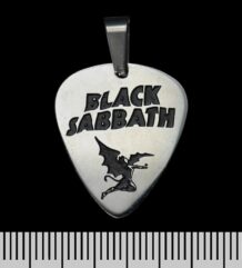 Висулка за врат перце на Black Sabbath