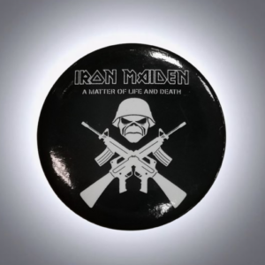Значка на Iron Maiden с пушките