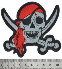 Пиратска нашивка Skull & Sabers с червена кърпа и кръстосани саби
