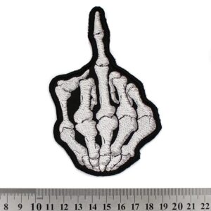 Метъл нашивка Skeleton Middle Finger с детайлна бяла бродерия на скелетна ръка