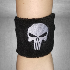 The Punisher еластичен накитник за ръка