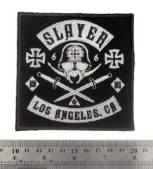 Метъл нашивка Slayer Los Angeles с бяла бродерия на шлем