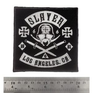 Метъл нашивка Slayer Los Angeles с бяла бродерия на шлем