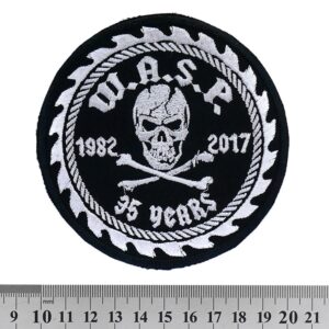 Рок нашивка W.A.S.P. Logo & Circular Saw с червена бродерия на диск