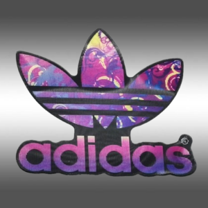 3D стикер на Adidas с променящи цветове - Hover Image