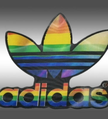 3D стикер на Adidas с променящи цветове